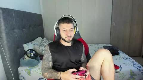 Snapshot of maxvibe_ chatting on October 31, 11:05 pm maxvibe_ online show from October 31, 11:05 pm