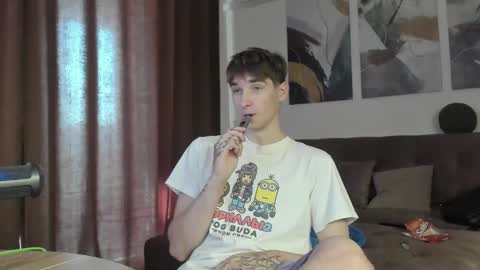 Snapshot of maxwellchik chatting on September 29, 10:36 am maxwellchik online show from September 29, 10:36 am