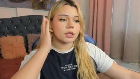 Maxine Minx online show from February 27, 2:00 pm