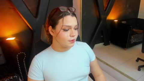 Maxine Minx online show from September 27, 10:40 pm