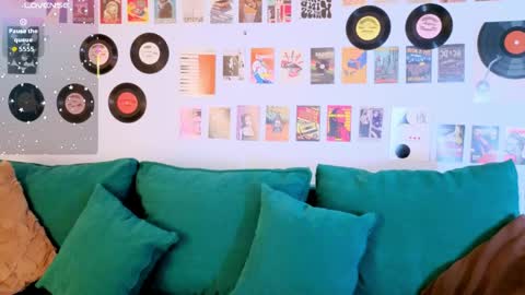 Maya online show from April 21, 2:46 pm