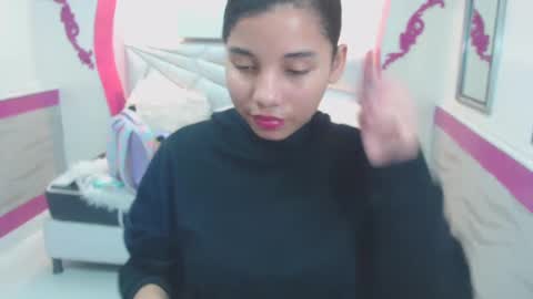 Maya online show from December 19, 1:07 pm