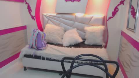 Maya online show from December 20, 7:33 am