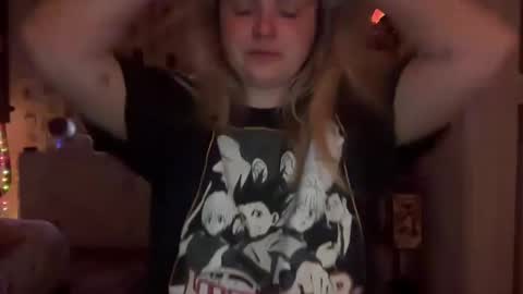 Maya Belle online show from December 7, 5:10 am