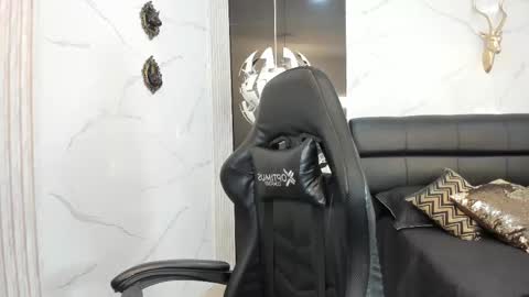 Maylin online show from February 13, 4:32 am