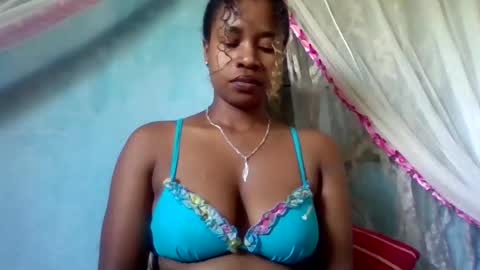 mayrah online show from April 15, 8:06 am