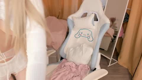  Mila  online show from April 13, 8:40 am