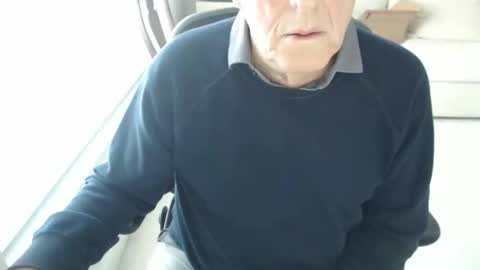 Snapshot of mbeastie chatting on January 15, 5:26 pm Beastie online show from January 15, 5:26 pm