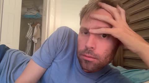 Snapshot of mbnc chatting on October 13, 7:05 pm lol online show from October 13, 7:05 pm