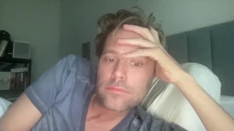 Snapshot of mbnc chatting on December 21, 2:47 pm lol online show from December 21, 2:47 pm