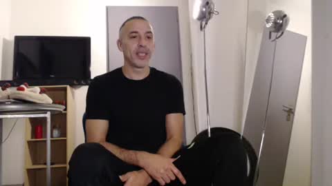 Meditmtc online show from December 29, 8:15 pm