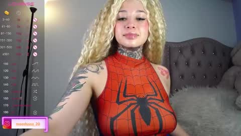 Johana  online show from December 17, 12:00 pm