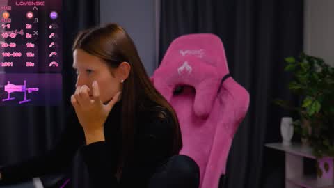 meek_cutie online show from September 24, 1:12 am