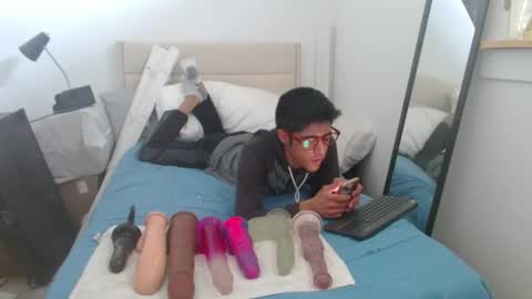 Snapshot of meekthetwink181 chatting on October 17, 6:12 pm MeekTheTwink18 online show from October 17, 6:12 pm