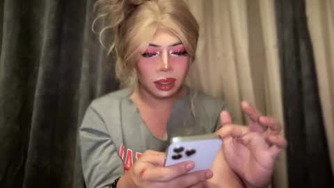 GODDESS OF ALL GODDESSES online show from September 15, 1:23 pm