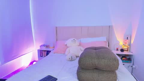 megan ale online show from October 18, 8:35 pm