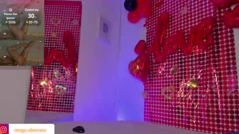 Snapshot of megan_browns1 chatting on February 11, 12:47 pm Megan  online show from February 11, 12:47 pm