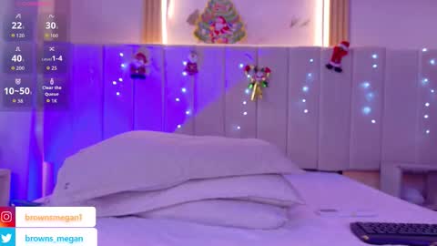 Megan  online show from December 18, 1:50 pm