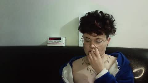 Megan and sophi online show from March 12, 6:18 am