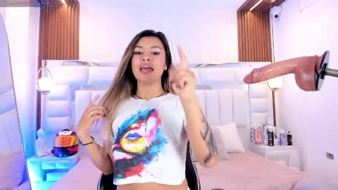 megan_gloow online show from April 8, 6:38 am