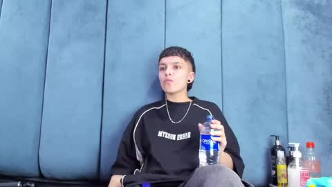 megan_thompsonn_ online show from March 19, 2:17 am