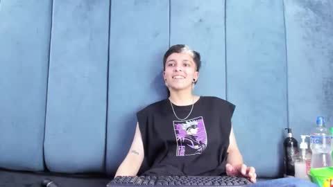 megan_thompsonn_ online show from April 15, 2:26 am