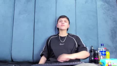 megan_thompsonn_ online show from March 25, 2:18 am