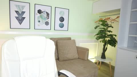 Megan Lowell online show from January 10, 11:37 am