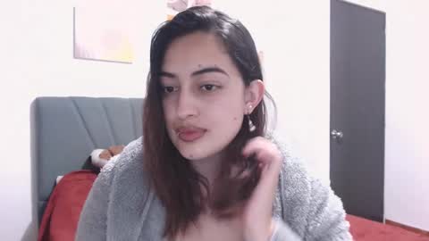 Snapshot of megansnow_ chatting on October 14, 12:57 am MEGAN online show from October 14, 12:57 am