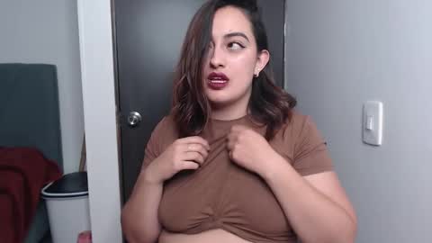 Snapshot of megansnow_ chatting on September 19, 5:44 am MEGAN online show from September 19, 5:44 am