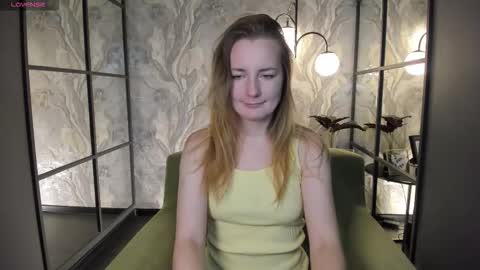 Snapshot of meggysun chatting on September 29, 6:23 am Meggy online show from September 29, 6:23 am