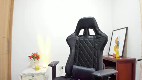 Meghan  online show from October 7, 12:23 pm