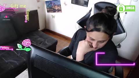 mel raise online show from October 30, 7:25 pm