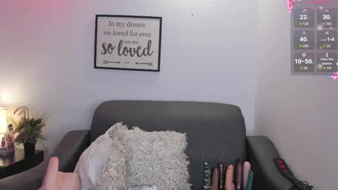 melan_owen online show from September 10, 11:11 am