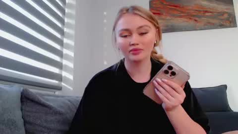 Melania online show from January 19, 12:37 pm