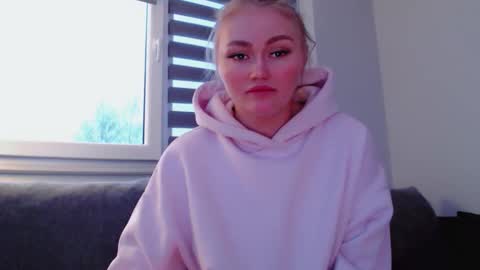 Melania online show from February 24, 3:37 pm