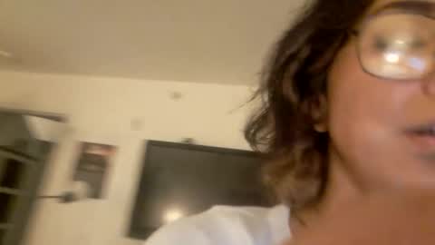 melani_babi online show from November 20, 5:39 am