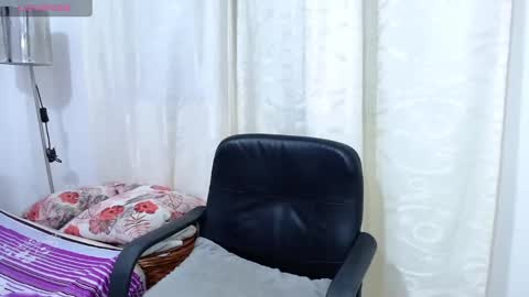 melani online show from December 22, 11:41 pm