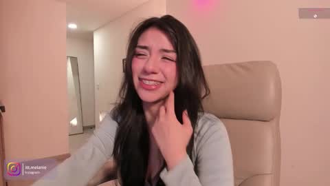 Melanie online show from November 4, 10:44 pm