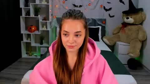 Snapshot of melaniealves chatting on October 19, 6:34 pm MelanieAlves online show from October 19, 6:34 pm