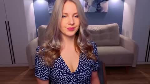 Melanie Bennett online show from March 30, 8:25 am