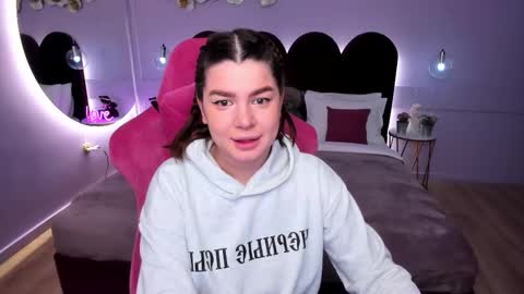 Melanie online show from February 22, 5:11 am