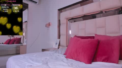 melaniee_joness online show from December 11, 6:09 pm