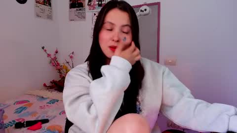 mel  online show from June 12, 6:18 pm