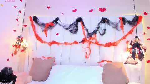 Melanie online show from October 21, 11:48 am