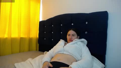 Melanie Parker online show from June 3, 1:25 pm