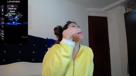 Melanie Parker online show from January 6, 1:04 pm