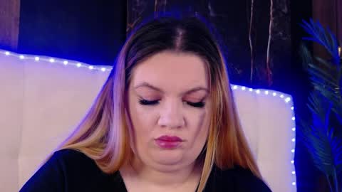 melanniebrown online show from April 8, 4:48 am