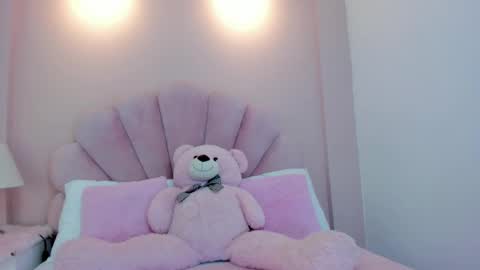 Melanie online show from November 1, 4:11 am