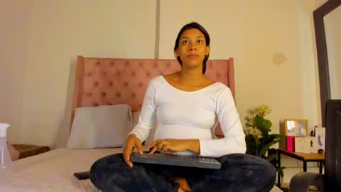 Melany online show from August 7, 4:05 pm